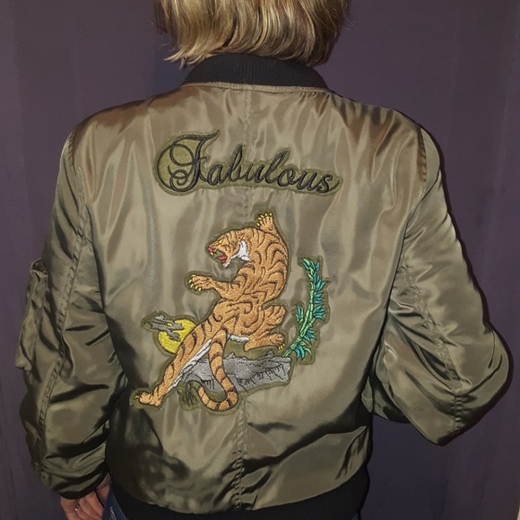 Forever 21 Jackets & Blazers - Forever 21 green silk embroidered bomber jacket